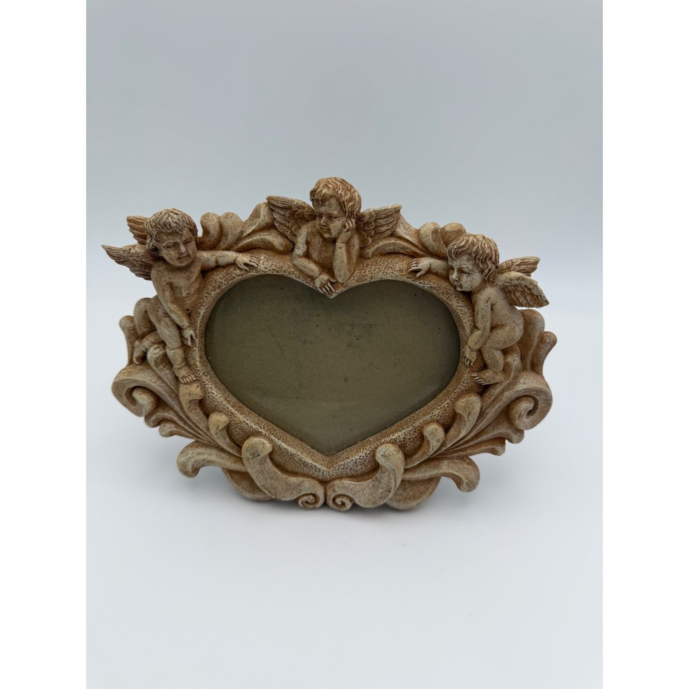 Cherub Angel Heart Shaped Picture Frame Resin Beige Romantic Vintage Decor